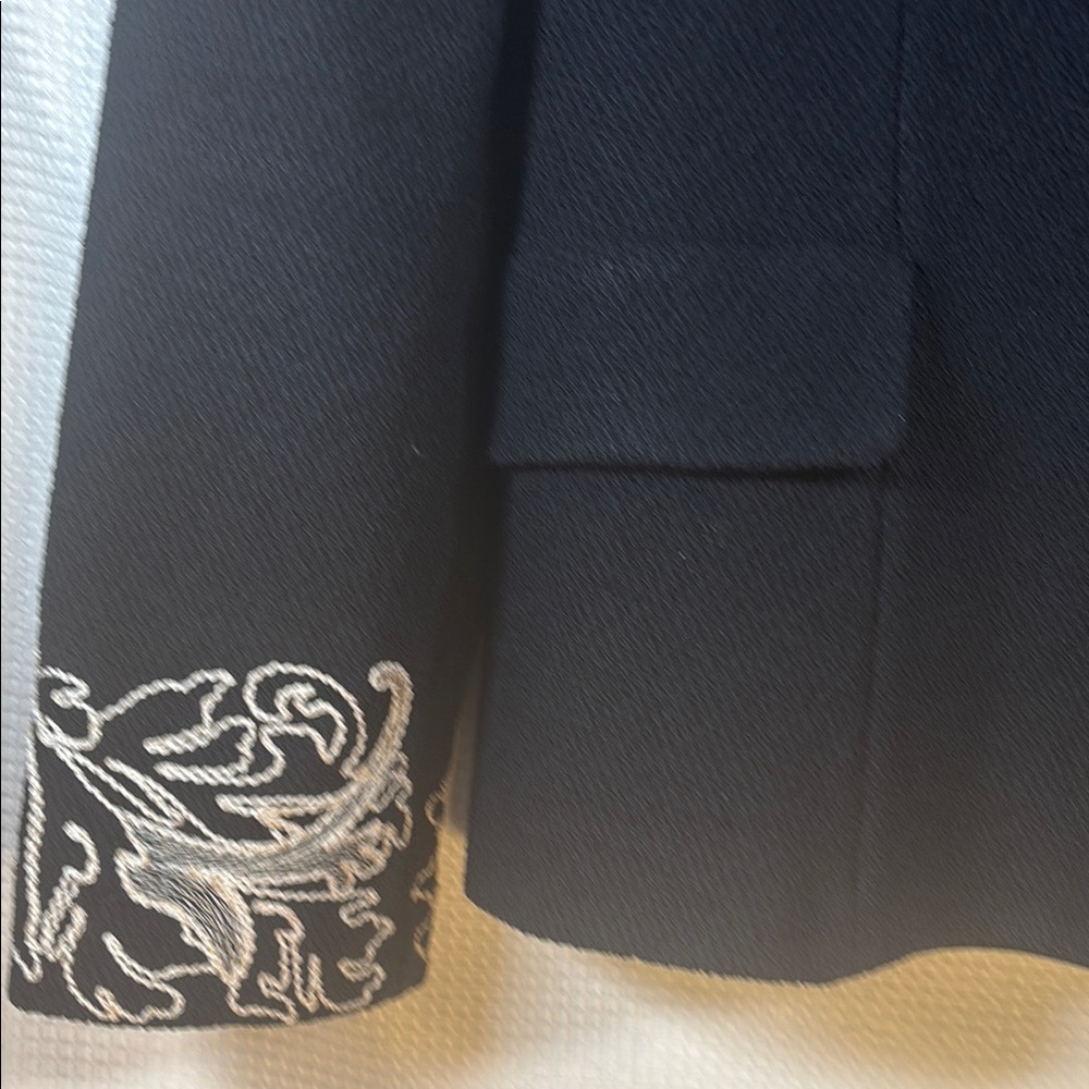 St. John Collection Black Blazer with Notched Lapel & Ornate Embroidery. Size 14 - Picture 4 of 9